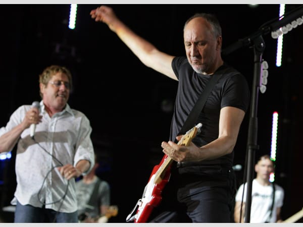 Selbst The Who rauften sich noch einmal zusammen. Pete Townshend und Roger Daltrey feierten 2006 mit dem Album "Endless Wire" ihr Comeback und gingen natürlich auch auf Tour. Seitdem gibt die Band immer wieder Konzerte.