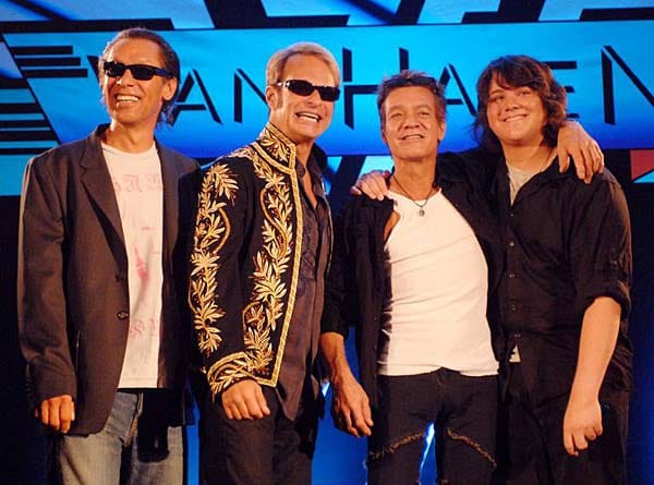 Drummer Alex Van Halen, Sänger David Lee Roth, Gitarrist Eddie Van Halen und Bassist Wolfgang Van Halen im Jahr 2007. Die Band Van Halen wurde 1974 gegründet und existiert trotz der üblichen Krisen offiziell bis heute, auch wenn es inzwischen etwas ruhiger um sie geworden ist.