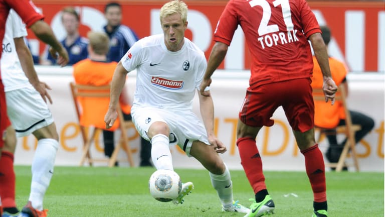 Nach starken Leistungen in der Saison 2011/2012 wurde in den Medien bereits über eine Rückkehr von Mike Hanke (SC Freiburg) in die Nationalmannschaft spekuliert. Hanke stand 2006 im deutschen WM-Kader, sein letztes Länderspiel liegt jedoch schon fünf Jahre zurück. Im Nationaldress lief Hanke zwölf mal auf und schoss ein Tor.