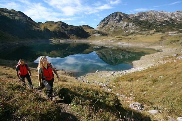 Der Lech-Wanderweg startet am Formarinsee in Voralberg.