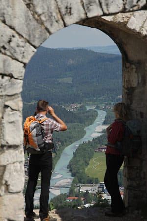Blick auf den Lech vom Schlosskopf bei Reutten aus.