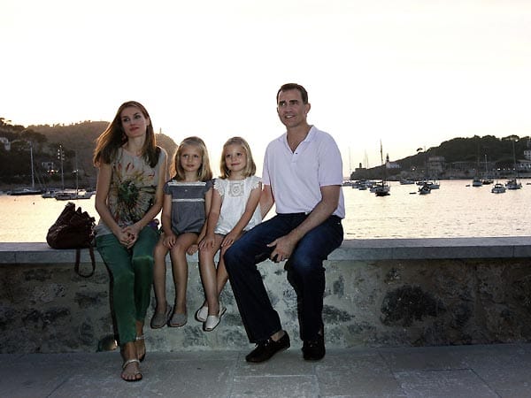 Letizia und Felipe haben zwei Kinder, die Infantin Leonor von Spanien de Borbón Ortiz, geboren am 31. Oktober 2005, und die Infantin Sofía de Borbón Ortiz, geboren am 29. April 2007.