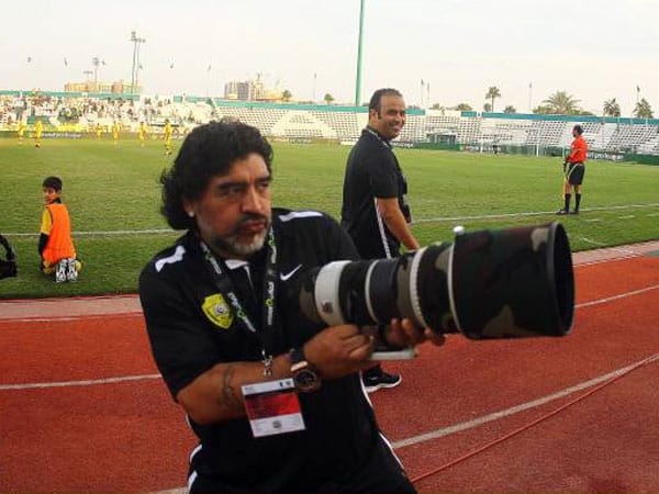 Im Mai 2011 heuert Maradona beim Wüstenklub Al-Wasl in Dubai an. Sein Vertrag ist auf zwei Jahre angelegt, doch im Juli 2012 ist bereits Schluss. Er wird vorzeitig entlassen.