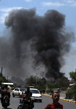 In Sanaa konnten die Angreifer mit Gewehrschüssen zurückgedrängt werden. In Sanaa konnten die Angreifer mit Gewehrschüssen zurückgedrängt werden.