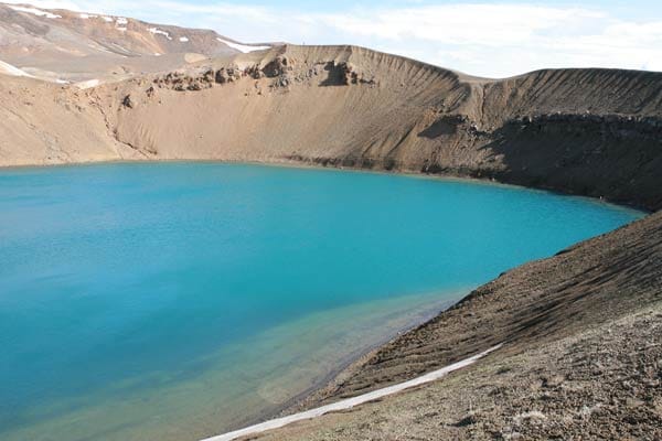 Auch wundervolle Seenlandschaften sind auf Island zu finden.