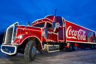 Show-Truck: Kreuzt in der Bundesrepublik doch mal ein Langhauber auf, handelt es sich meist um einen PR-Gag. Bekanntestes Beispiel dafür ist wohl der Weihnachtstruck eines Brauseherstellers.