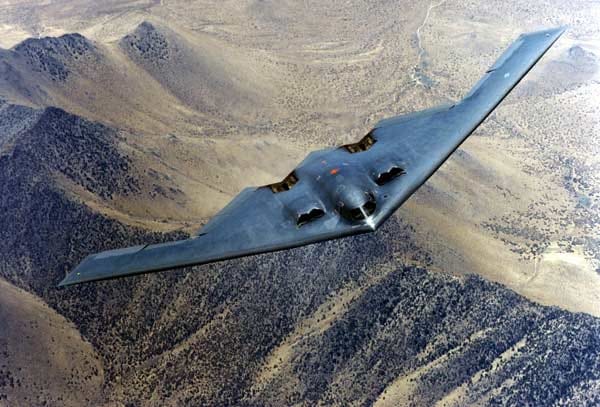 Fliegende Flunder: Bekanntester Vertreter der Stealth-Bomber ist heute die B-2. Flugzeuge dieser Art dürften den Schutz ihrer Unsichtbarkeit in Zukunft verlieren, glauben Experten.