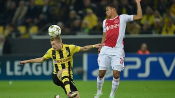 Marco Reus darf zum ersten Mal neben Kumpel Mario Götze auflaufen, tut sich aber schwer gegen Ricardo van Rhijn und Ajax Amsterdam