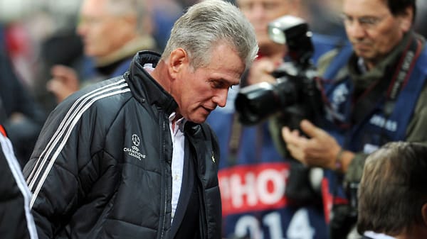 Trainer Jupp Heynckes sorgt vor Spielbeginn für eine große Überraschung. Der bislang beste Torschütze der Münchner - Mario Mandzukic - muss auf der Bank Platz nehmen.