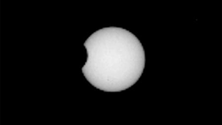 Mars-Rover "Curiosity" schickt Sonnenfinsternis-Bilder