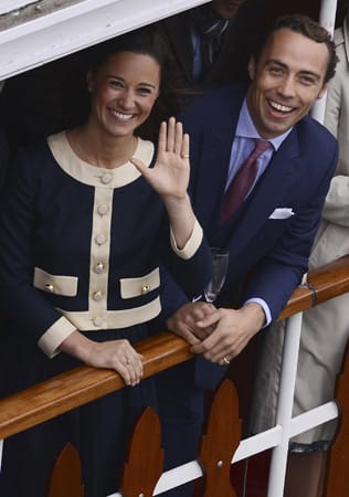 Bei der Bootsparade zum 60. Thronjubiläum der Queen durften auch Pippa und ihr Bruder James teilnehmen.