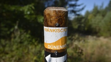 Wegmarkierung "Fränkischer Dünenweg".