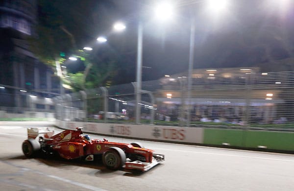 Der WM-Führende Fernando Alonso fährt ein kontrolliertes Rennen. Am Ende landet er auf Platz drei.