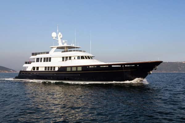 Die Luxusjacht Karia hat eine Länge von 45 Metern und ist im Hafen von Istanbul zuhause.