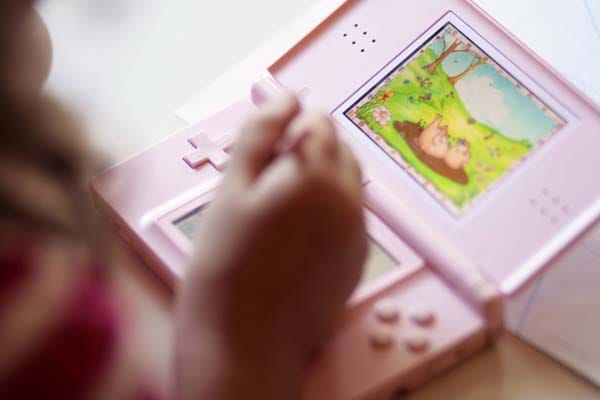 Platz 1: Trommelwirbel - der Gameboy von Nintendo ist 2012 das beliebteste Spielzeug unserer Kinder.