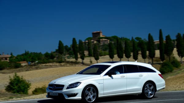 Der Mercedes-Benz CLS Shooting Brake ist einer der "Shootingstars" dieses Autojahres. Wir fuhren das Topmodell CLS 63 AMG und die anderen Motorisierungen in der Toskana.