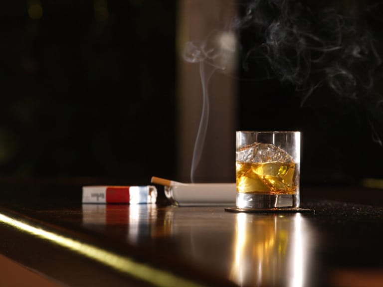 Nikotin und Alkohol lassen uns schneller altern