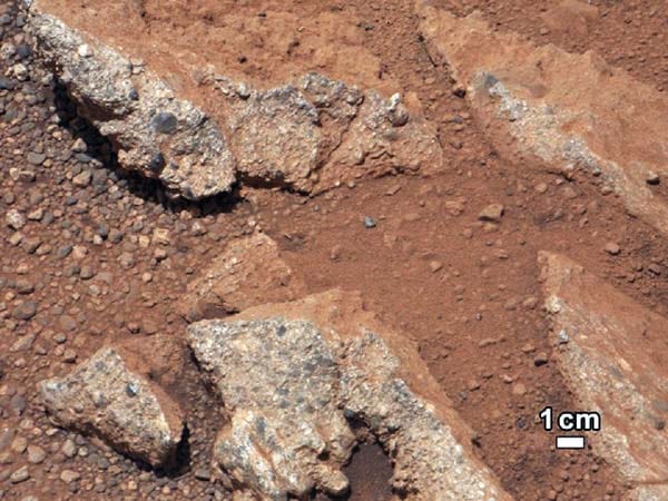 Neue Bilder des Mars-Rovers "Curiosity" stützen die These, dass es früher auf dem Roten Planeten Wasser gegeben hat.