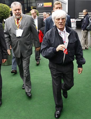 Der Landesvater besucht gemeinsam mit Formel-1-Papst Bernie Ecclestone den Nürburgring. Wegen der Insolvenz der Rennstrecke kam Beck immer mehr unter Druck.