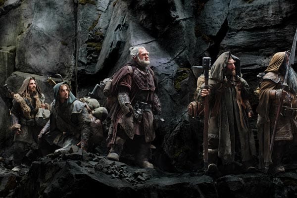 Auf dem weiteren Weg zum Berg Erebor erwarten Gandalf, Bilbo und die Zwerge jede Menge Abenteuer und viele Gefahren.
