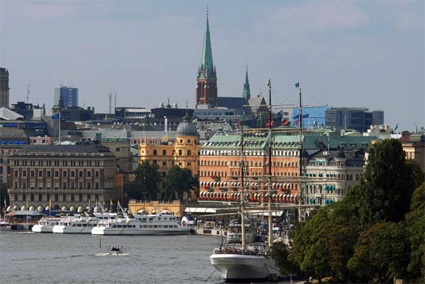 Stockholm: Södermalm mit Blick auf Norrmalm, das Grand-Hotel rechts im Bild.