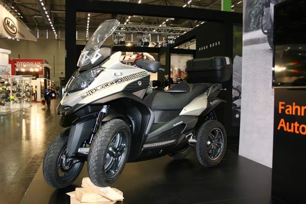 Der italienische Hersteller Quadro präsentiert als Weltneuheit den ersten Vierradroller mit Namen "Parkour".