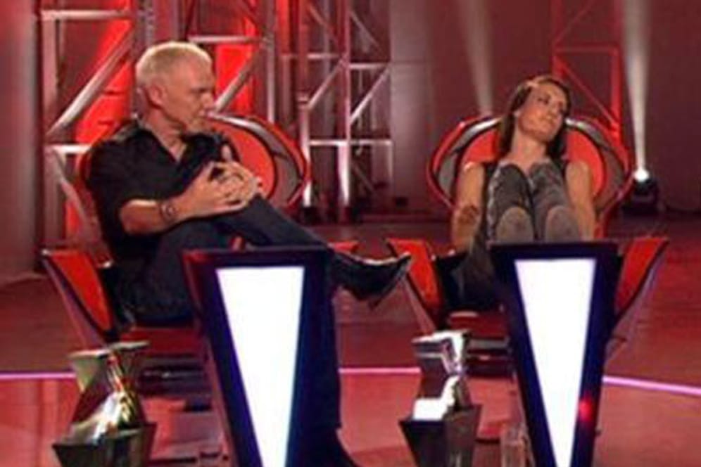 Dicke Luft in der "X Factor"-Jury. HP Baxxter und Sarah Connor streiten sich um die Mentoren-Rolle der 16-24-jährigen Sängerinnen. Der Scooter-Frontmann schaltet auf stur und gewinnt das Duell.