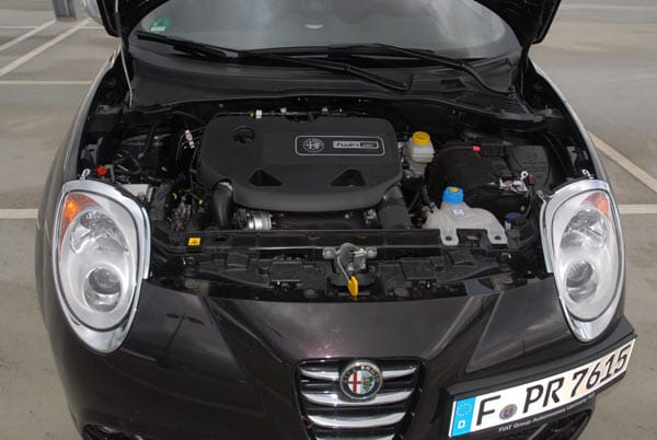 Der Zweizylinder-Turbo hat 875 Kubikzentimeter Hubraum und leistet 85 PS.