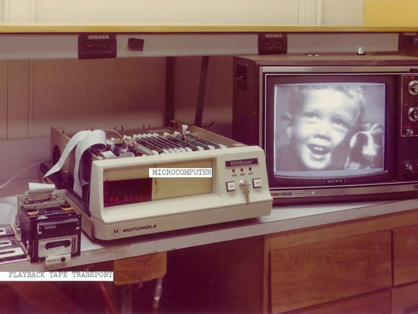 Die erste Digitalkamera: Microcomputer wandelte Fotos in Videosignale um.