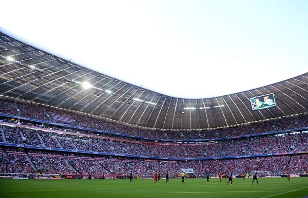 Mit 71.000 Zuschauern liegt Bayern München auf Rang vier. Die Steigerung des Fassungsvermögens durch Installation zweier zusätzlicher Sitzreihen macht diese Topplatzierung überhaupt erst möglich.