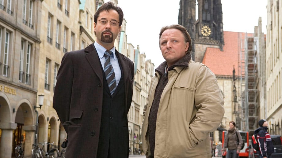 Ihre "Tatort"-Folgen waren immer mal wieder für sensationelle Einschaltquoten von teils über elf Millionen Zuschauern gut. Auch in Beliebtheitsumfragen zu den "Tatort"-Teams rangieren sie regelmäßig ganz vorne. Ihre "Tatort"-Folgen waren immer mal wieder für sensationelle Einschaltquoten von teils über elf Millionen Zuschauern gut. Auch in Beliebtheitsumfragen zu den "Tatort"-Teams rangieren sie regelmäßig ganz vorne.