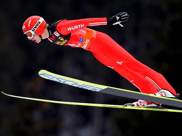 Pascal Bodmer springt seit dem 3. Februar 2007 im Skisprung-Weltcup. Die bisher beste Saison des 21-Jährigen war die Saison 2009/2010 in der er den Gesamt-Weltcup auf Rang 19 beendete. 2009/2010 wurde er Siebter der Vierschanzentournee. In der Saison 2011/2012 überstand Bodmer jedoch keine einzige Qualifikation im Weltcup.