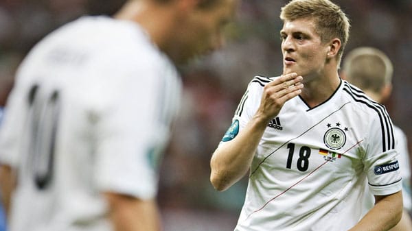 "Immerhin sind wir diesmal nicht Zweiter geworden" - Toni Kroos, Spieler des dreifachen Zweitplatzierten Bayern München, nach dem Halbfinal-Aus bei der EM gegen Italien.