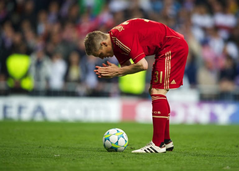 "Auf dem Weg dahin habe ich kurz meine Eier verloren. Rechtzeitig zum Anlauf habe ich sie wieder gefunden" - Bastian Schweinsteiger über seinen entscheidenden Elfmeter im Champions-League-Halbfinale bei Real Madrid.