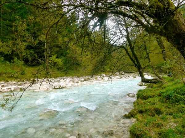 Fluss Isonzo (Italien) bzw. Soča (Slowenien).