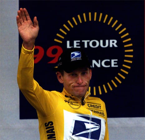 Lance Armstrong freut sich über den Sieg bei der Tour de France 1999.