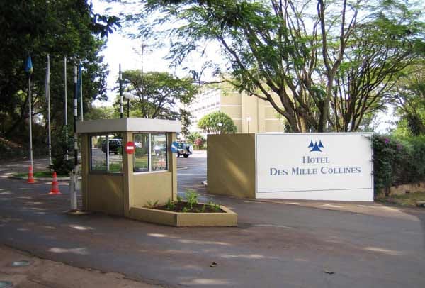 Eingang des "Hôtel des Mille Collines" in Kigali, Ruanda.