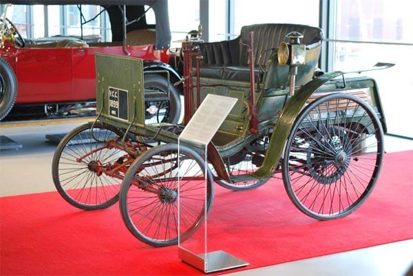 Der Benz "Velo" Comfortable aus dem Jahr 1899 war das erste in Serie gebaute Kraftfahrzeug.