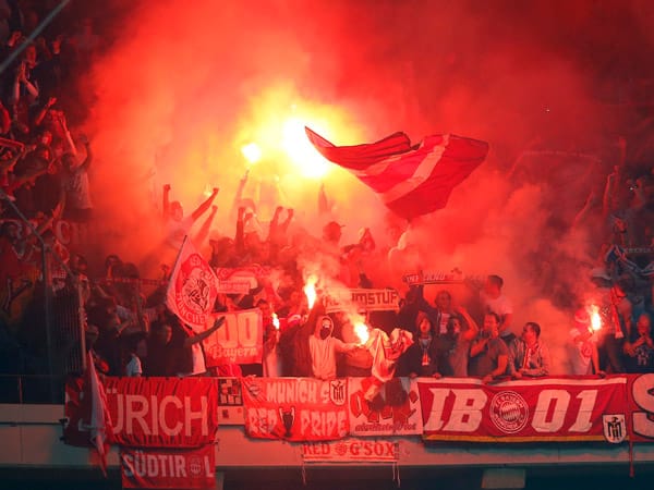 Ultra-Fans des FC Bayern in Lille.