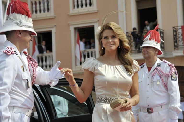 Im Juli 2011 nahm Madeleine an der Hochzeit von Prinz Albert und Charlène teil und bezauberte alle mit ihrem Outfit.