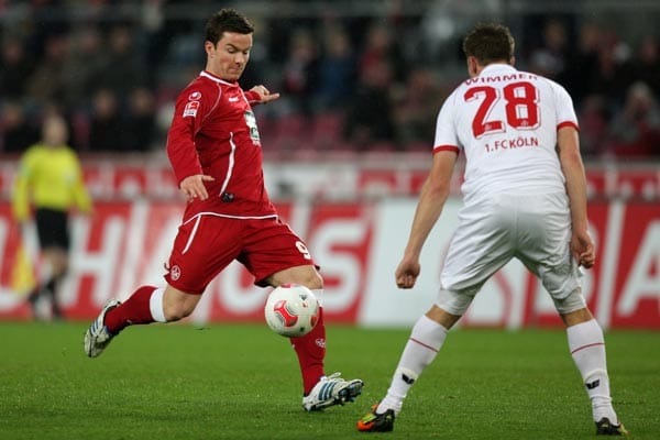 Alexander Baumjohann (li.) erzielt das 1:0 für den 1. FC Kaiserlautern.