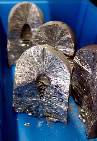 Tellur wird als Zusatz für Stahl, Gusseisen sowie Kupfer- und Blei-Legierungen verwendet. Das Material wird auch für Fotodioden bei Solarzellen, sowie für CDs und DVDs gebraucht.