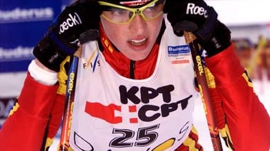 Ihren ersten Skilanglauf-Weltcup absolvierte Evi Sachenbacher 1998 im Alter von 18 Jahren in Garmisch-Partenkirchen. Dort belegte sie den 14. Platz. Damals trug sie noch keinen Doppelnamen.