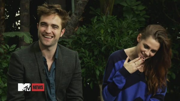 Im Zuge der Promo-Tour für "Breaking Dawn 2" absolvierte das ehemalige "Twilight"-Paar Robert Pattinson und Kristen Stewart seinen ersten gemeinsamen Auftritt seit Kristens Fehltritt mit Regisseur Rupert Sanders.