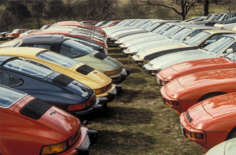 Porsche 924: Was Porsche-Enthusiasten als schlechten Witz verschmähten, ist jetzt zunehmend wertvoll: Der Porsche 924 wurde von 1975 bis 1985 produziert. Je nach Alter und Ausstattung sind vier- und fünfstellige Beträge möglich.