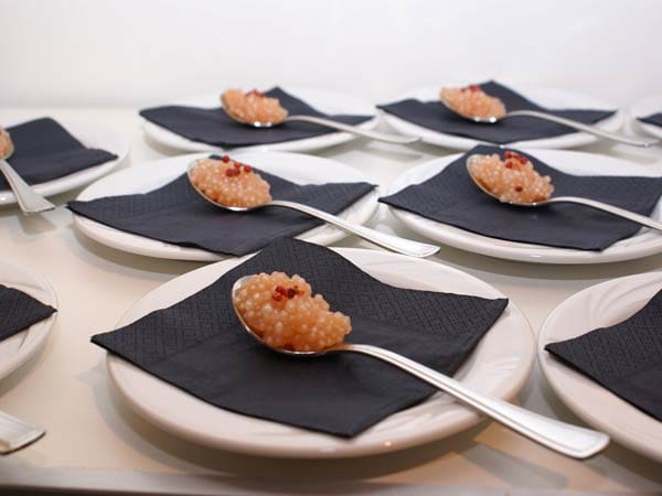Nicht nur Luxus-Häppchen wie Kaviar sind auf den Foodmessen ein Thema.