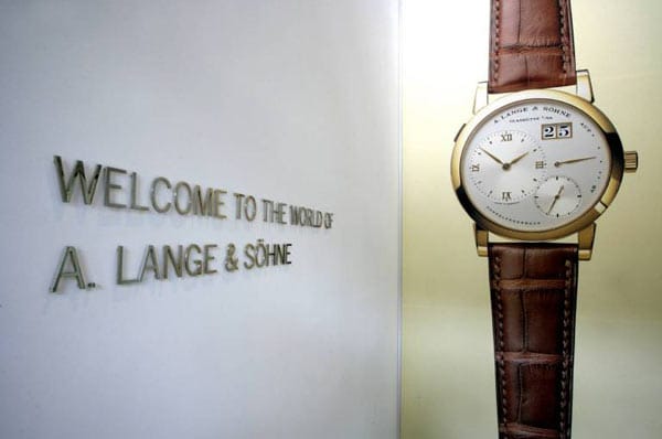 Die Uhren der großen Top-Marken wie A.Lange & Söhne, Patek Philippe, Jaeger le Coultre, Panerai und Rolex sind ebenfalls eine lohnenswerte Geldanlage.