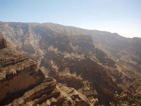 Die vielen Canyons, die sich nach den winterlichen Regengüssen in reißende Bergflüsse verwandeln sind ebenso gigantisch, wie der Grand Canyon der USA. Fehlt nur noch ein "Skywalk" um noch weichere Knie zu bekommen.