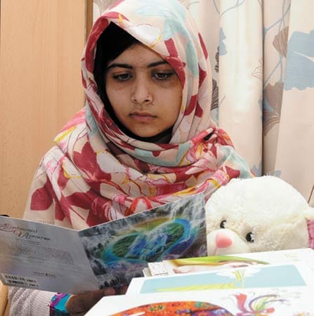 Nach Kopfschuss: Pakistanisches Mädchen Malala erholt sich