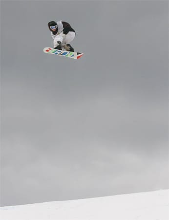 Der Finne Peetu Piiroinen gewann 2010 Silber in Vancouver. Seine Halfpipe-Künste stellt er bei jedem größeren Snowboard-Event der Welt unter Beweis.
